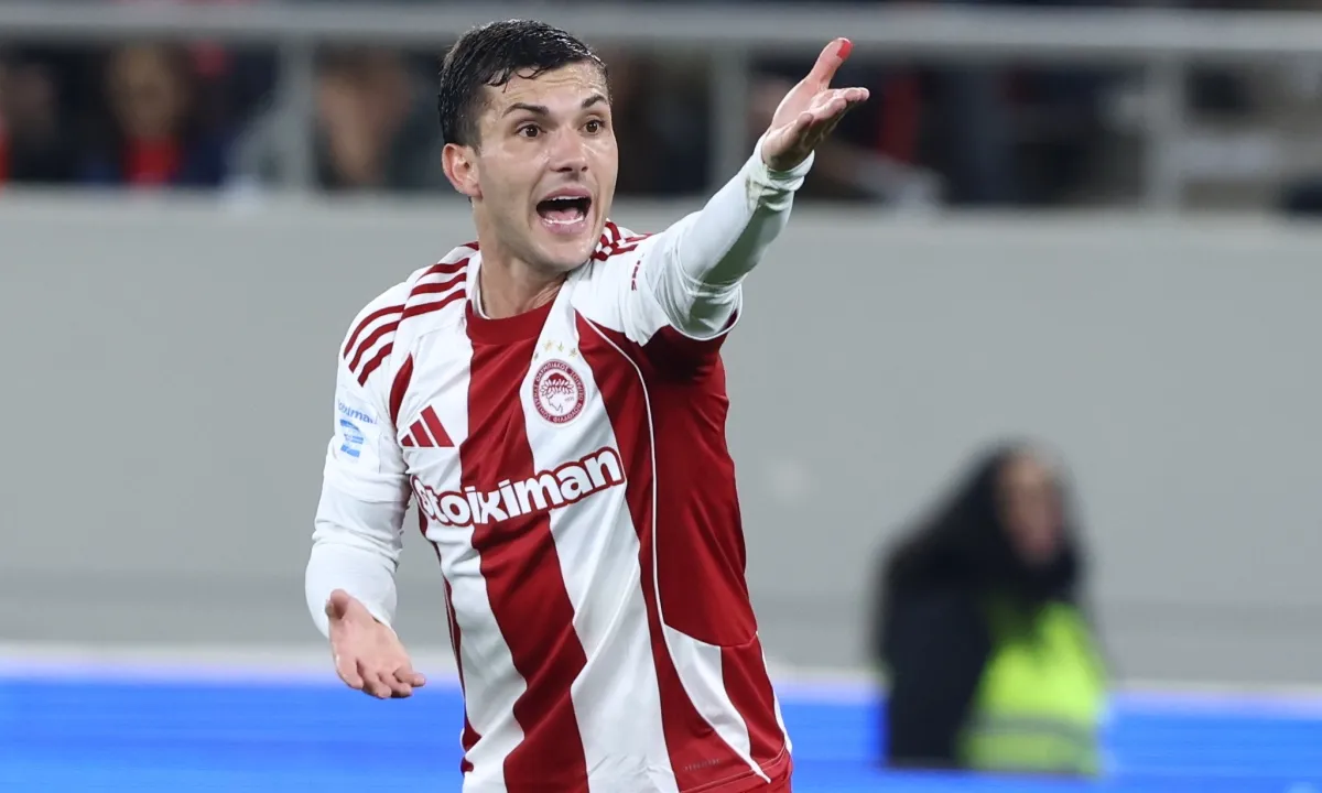 Nova Šansa za Streftsu, ali Čvrsto Liće li Mertesacker?
