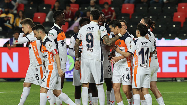Başakşehir осигура пето место, Göztepe изгуби шансе за Европу