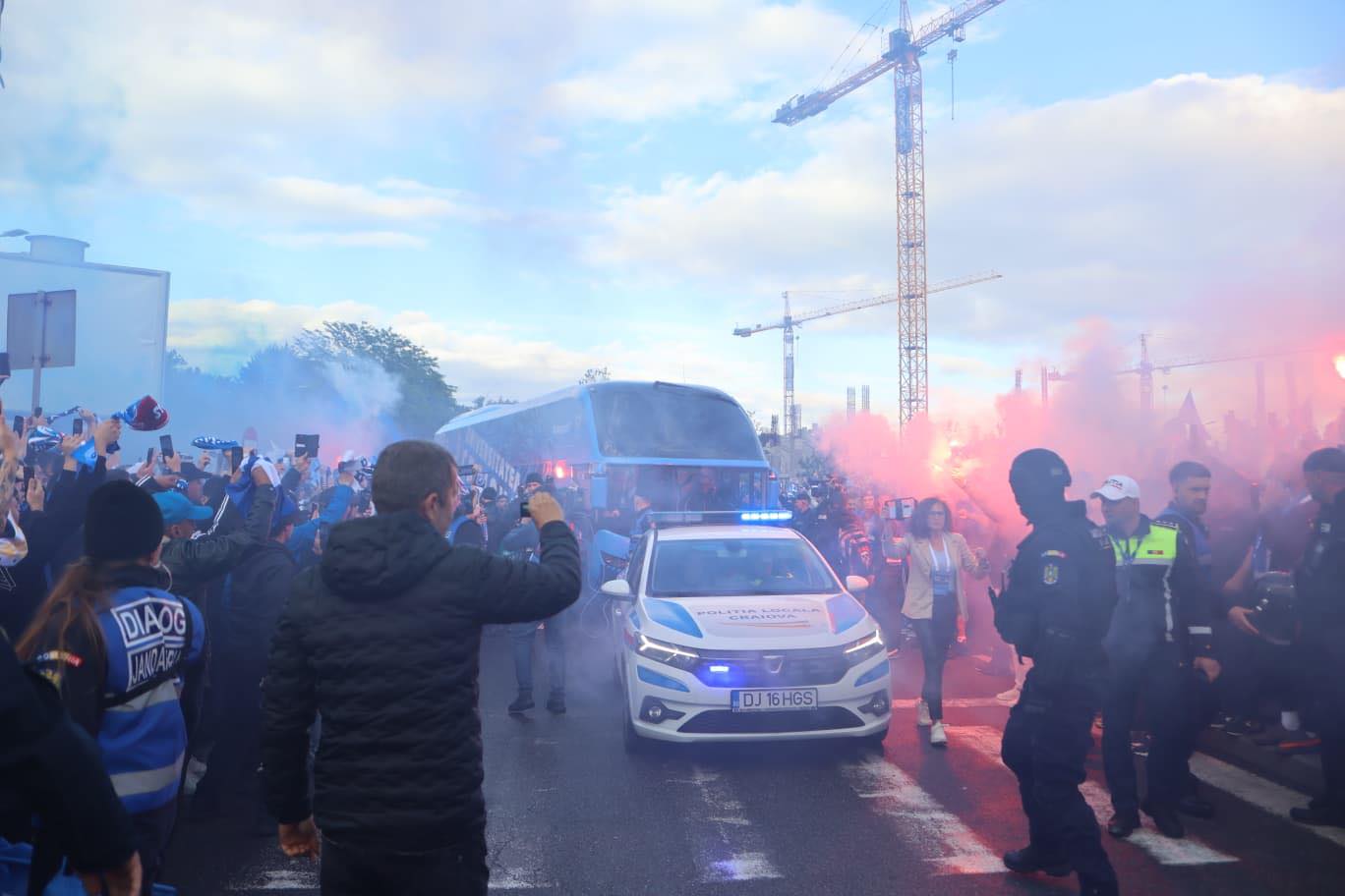 Крјовска манија: фанови славе пре решавајућег меча против У Клуџа