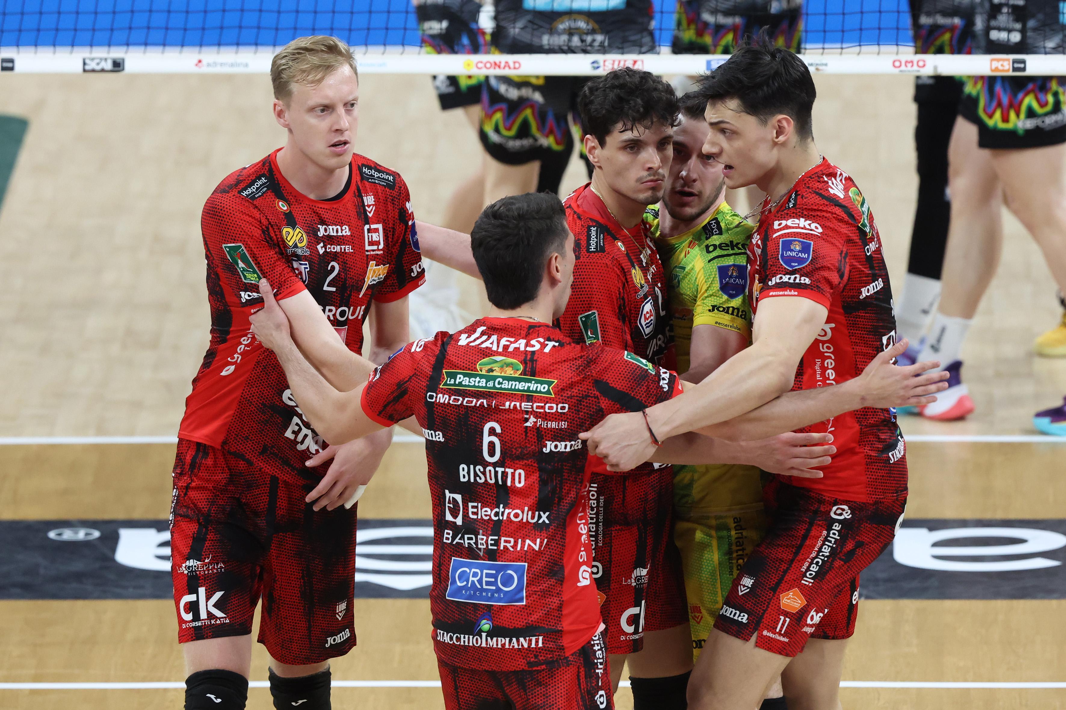 Super Alex Nikолов Skupio 25 Bodova, Ali Lube Događa Srebrnu Medjedu u Talijanskom Kupu