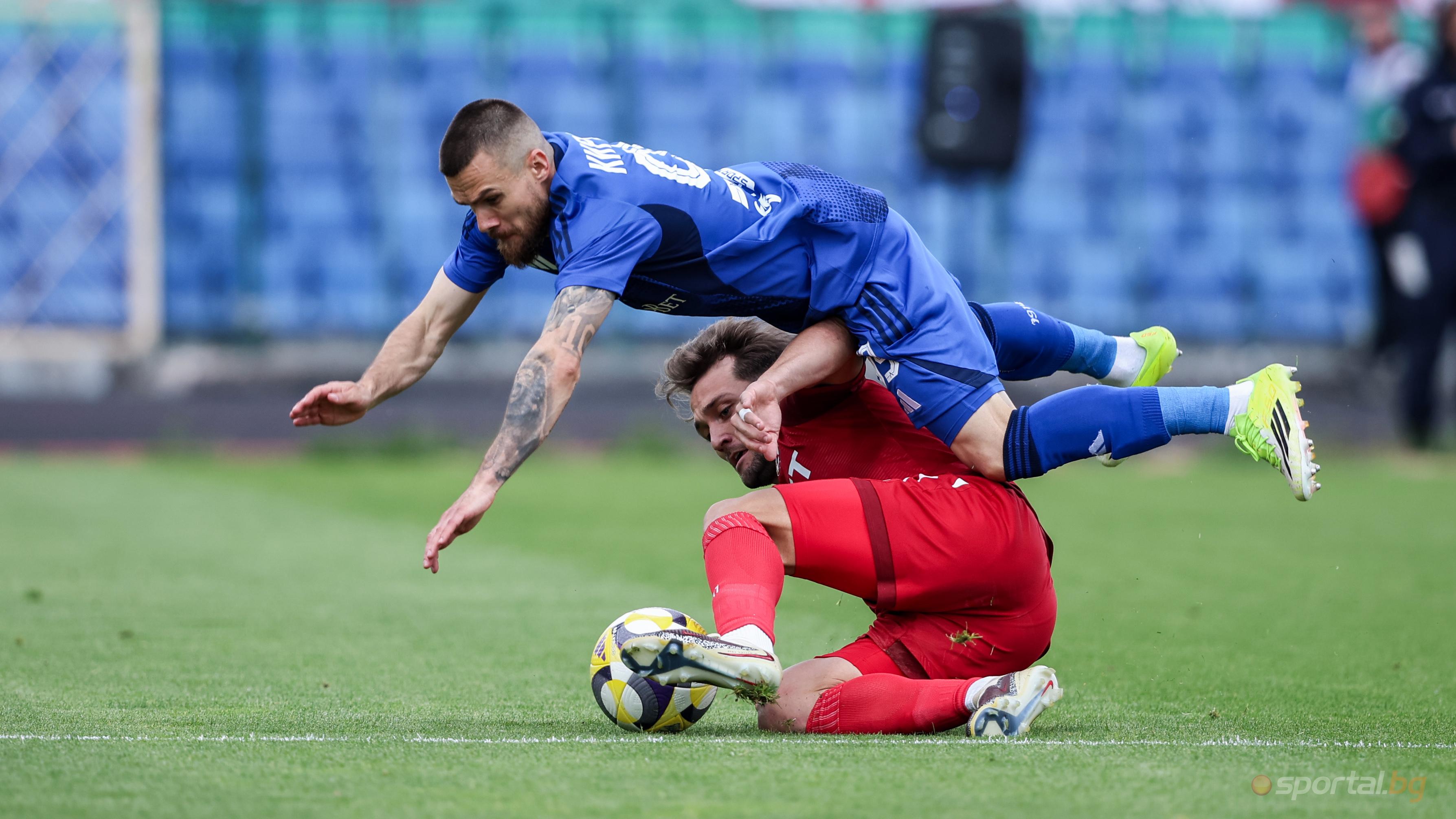 Левски победи ЦСКА 1-0 у напрегнутом дербију
