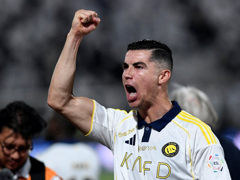 Ronaldo Postavlja Karierne 971. Goal