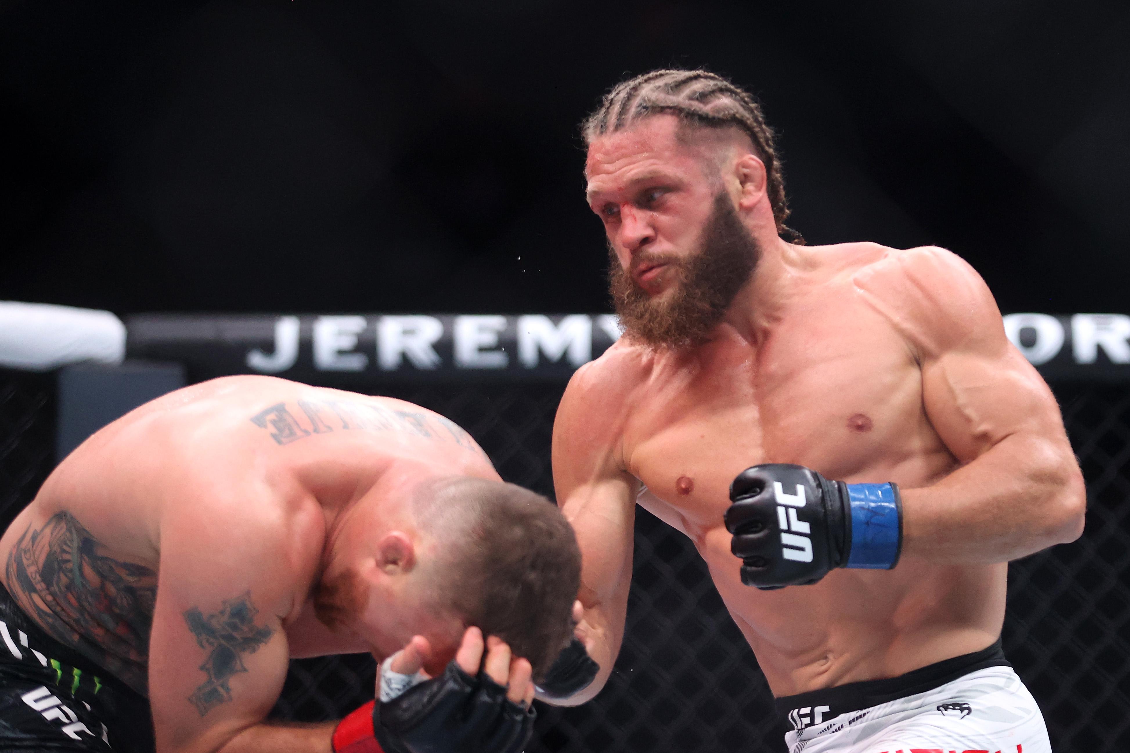 UFC Oglasio Glavni Utakmicu za Bakašku Noć Bora u Junu