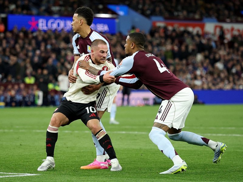 Aston Villa natači Liverpool 4:2 u Birminghamu