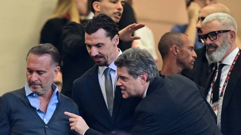 Милан разбачен од Калјарија, Ибрахимович бежи из Сан Сира