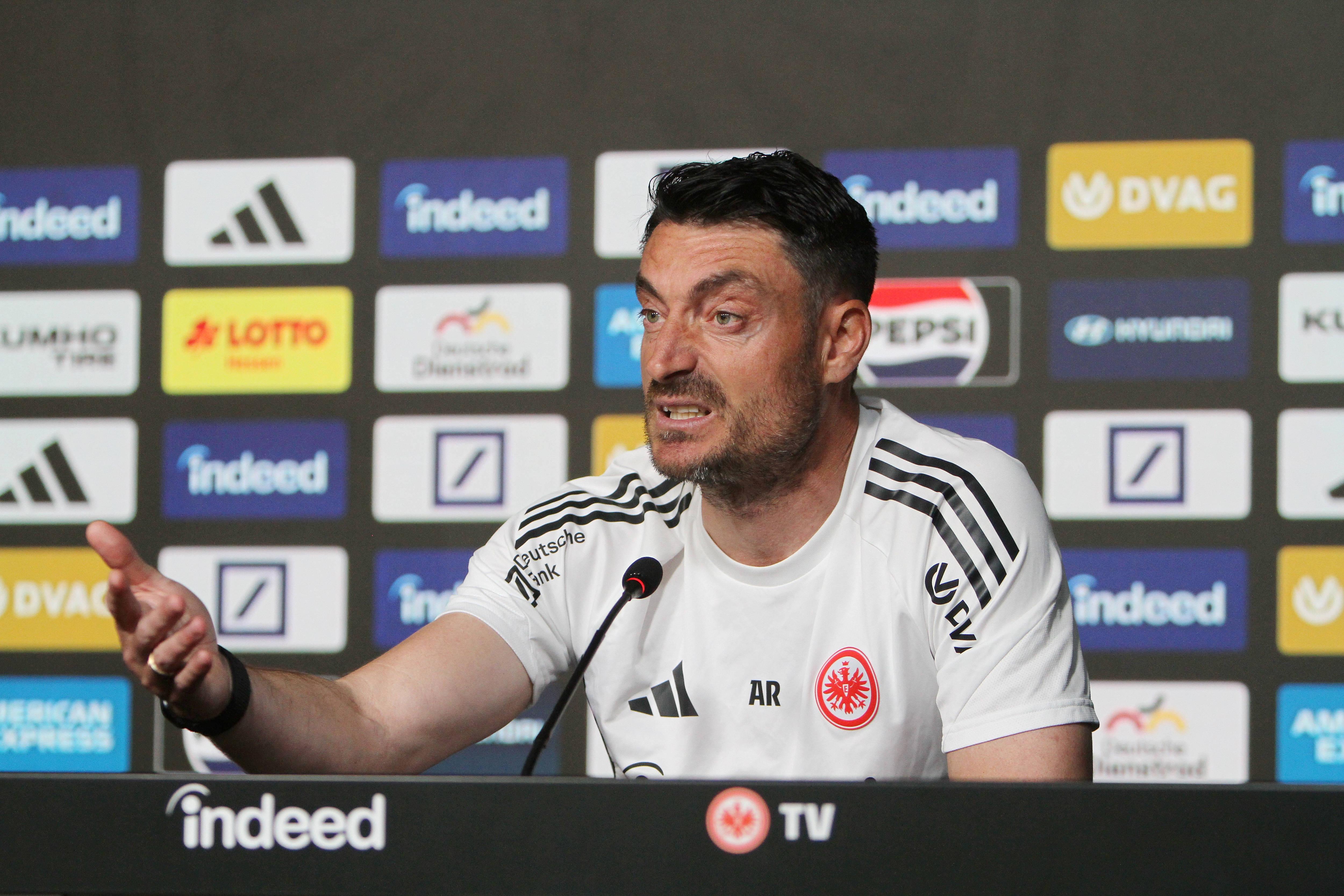 Albert Riera: Nebrinjan Rumorima, Važno Je Da Tim Pobjeđuje Protiv Borussije
