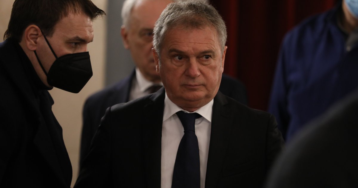 Тумбакович брани Мијатовића: Ко има право да уруши Пеђу?