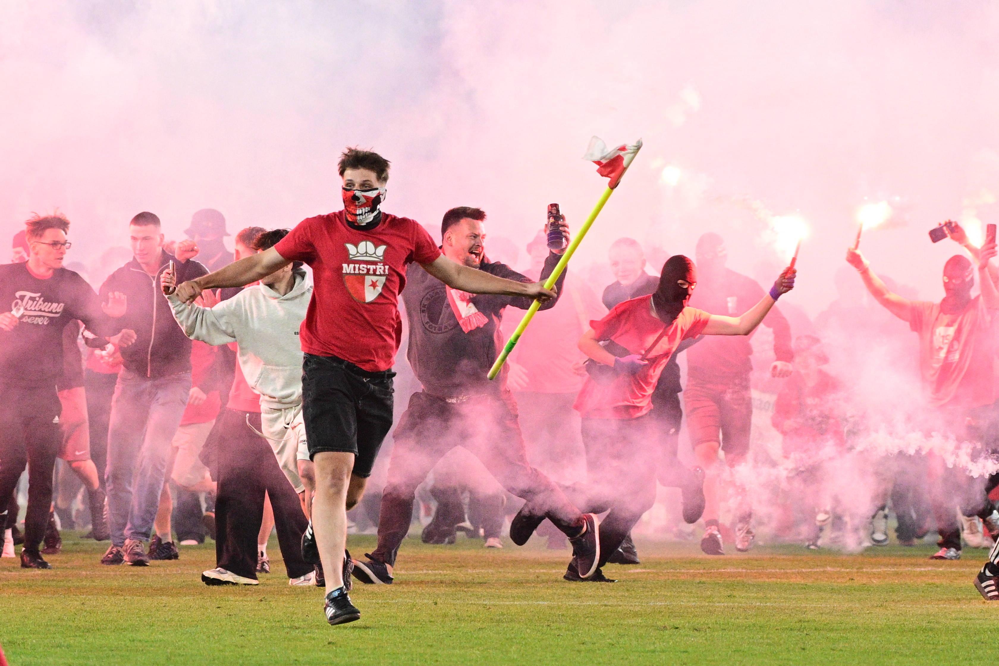 Slatve Slaviji (Praha) Nakon Onesporavnog Ulaza Poraznih Fena u Kraj Derbya s Spartom