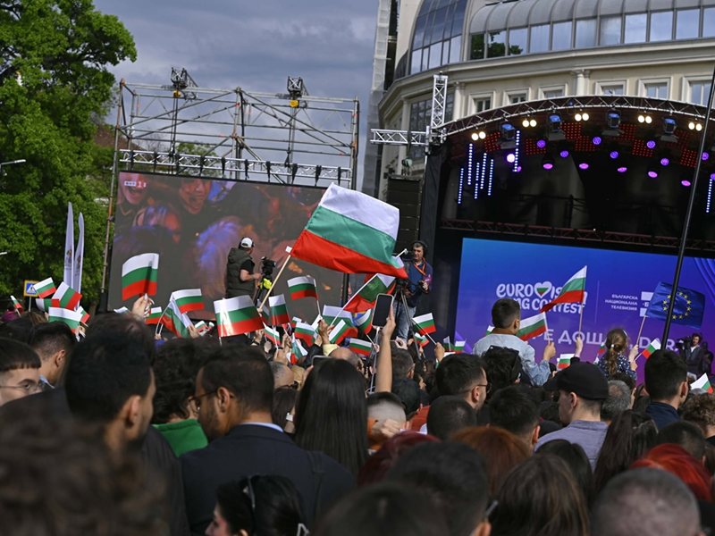 Хиљаде су се сабрали у Софии да посретне Дару после победе на "Евровизији"