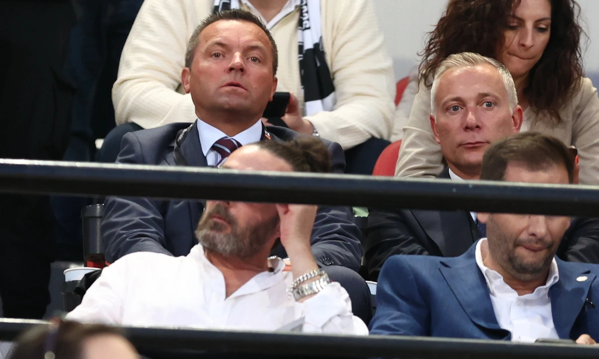 Hrvatski nogomet vrije i Lanoua se sunči u Krču