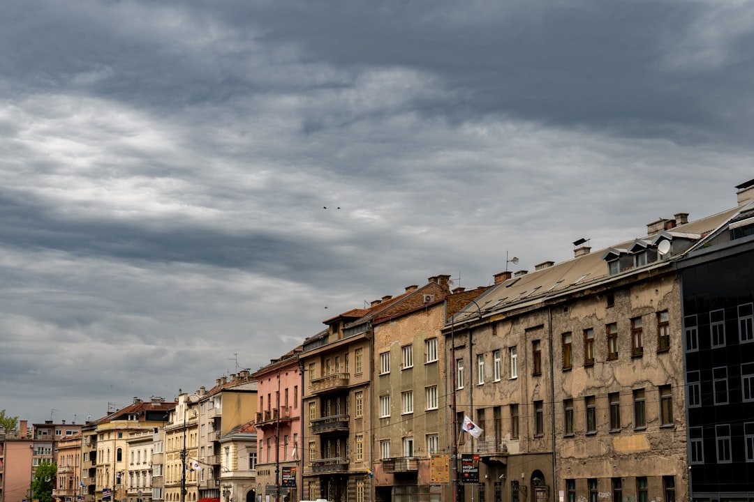Сарајево: Где османски минаре баце сенке на аустроугарски камен