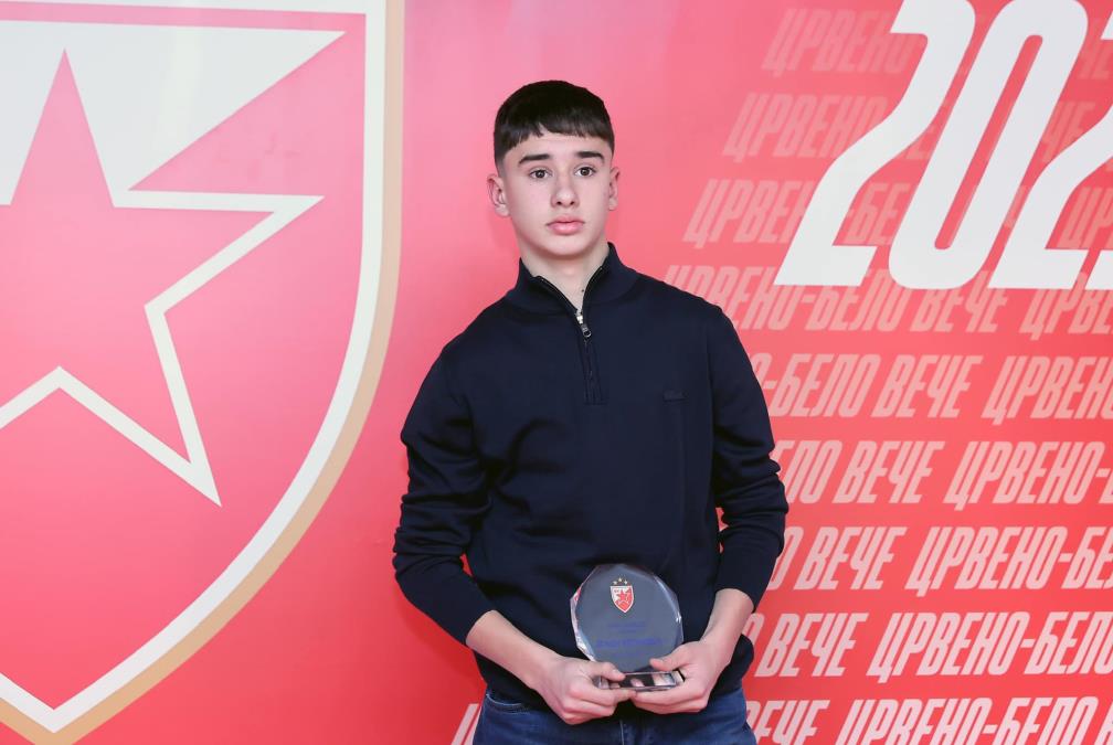 Највећи бисер српског фудбала! На 16 година већ је легенда Црвене звезде