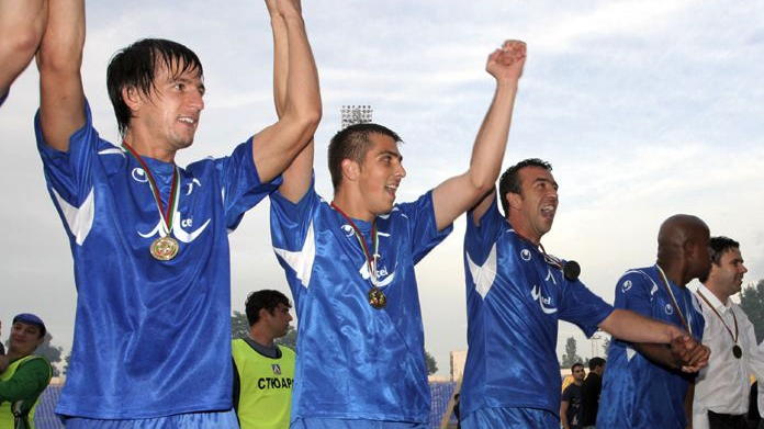 Petima Nastavljaju Igraću Futbol Od Posljednjeg Troškova Levski