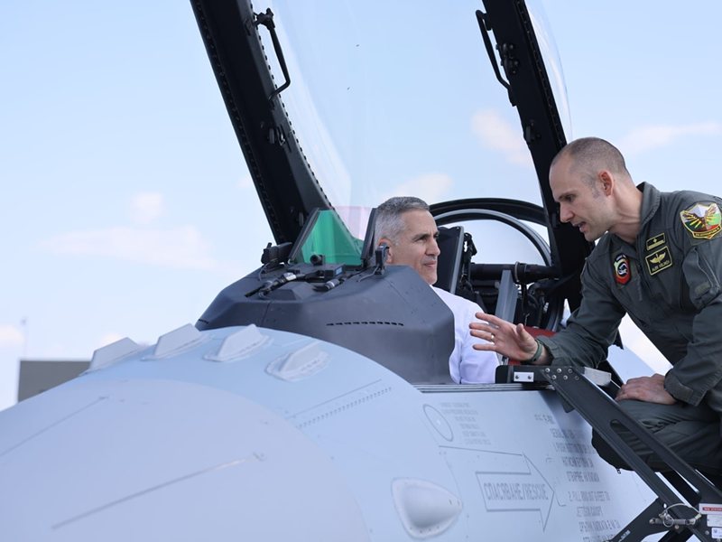 Andrija Gyurov Leti u F-16 Bitničkoj Avionici na Melodiji "Top Gun"