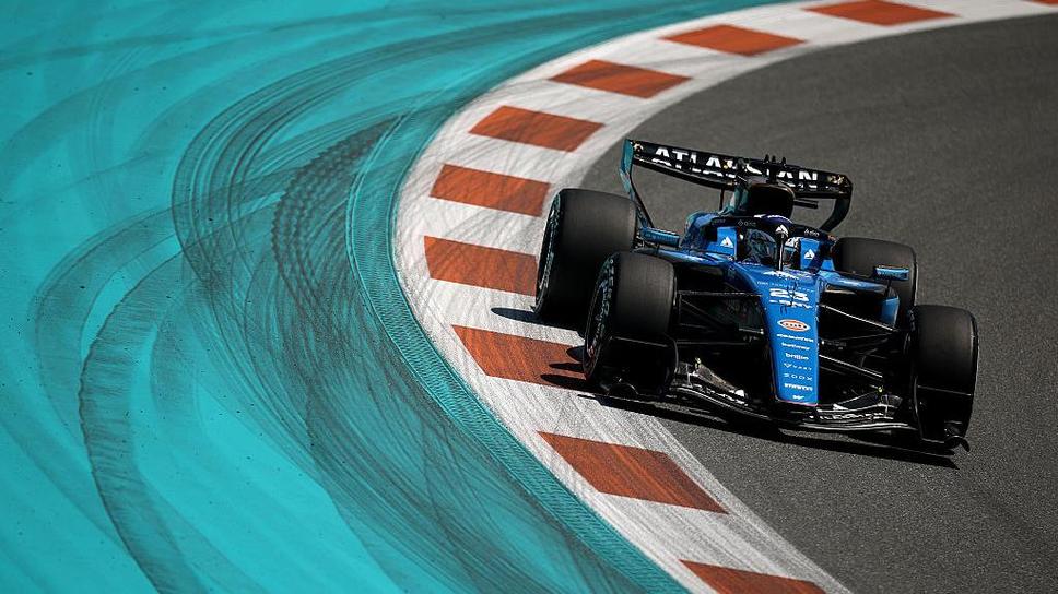 Aleks Albon Nagrađen Pet Mjesta Nazad za Sprint