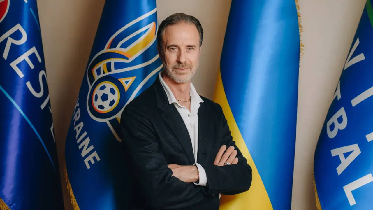 Украјина ствара историју са првим иноземним тренером