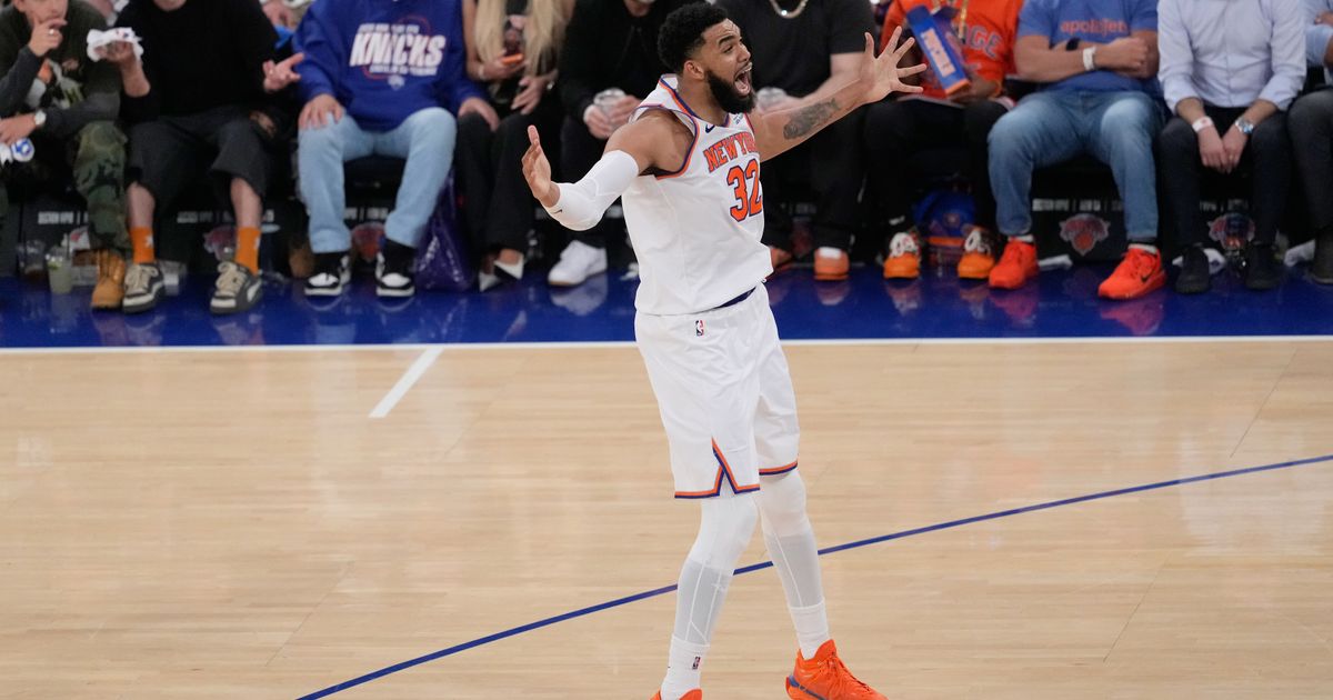 Knicks Надигрење од 22 Поена и Победа у Првом Мачу