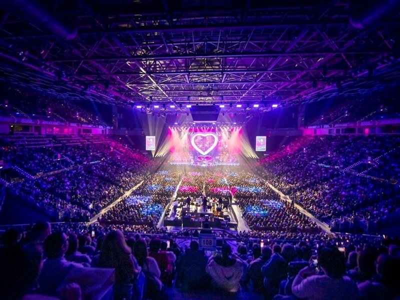 Lili Ivanova i 14 zvijezde sviraju besplatno za spajanje života